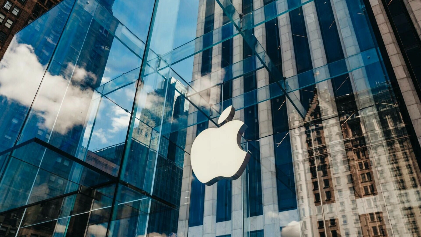 apple a transferat catre irlanda aproximativ 40 din impozitele sale globale intr un singur an fiscal