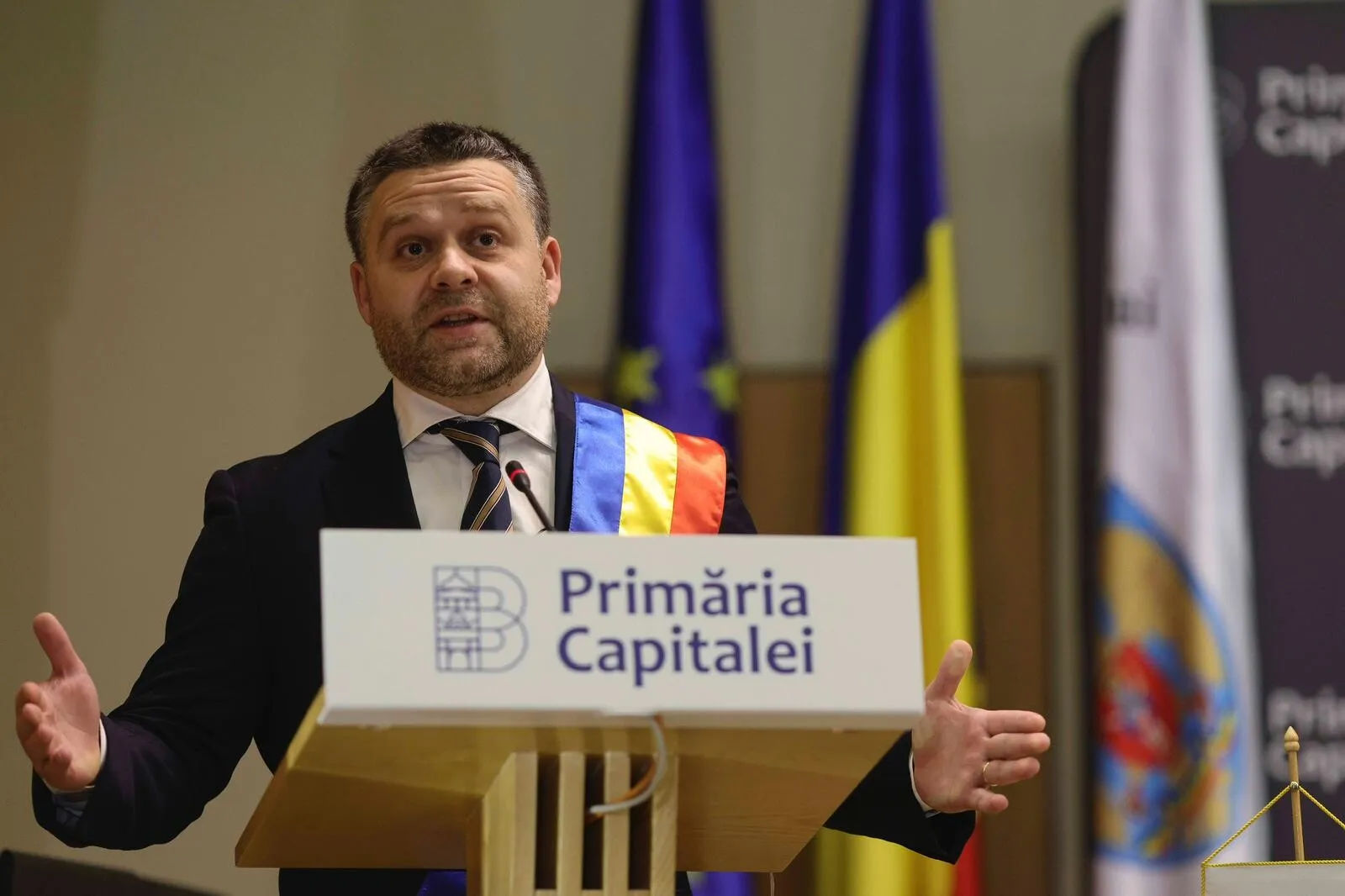 aur blocheaza proiectele lui ciprian ciucu in consiliul general un conflict pentru control si influenta
