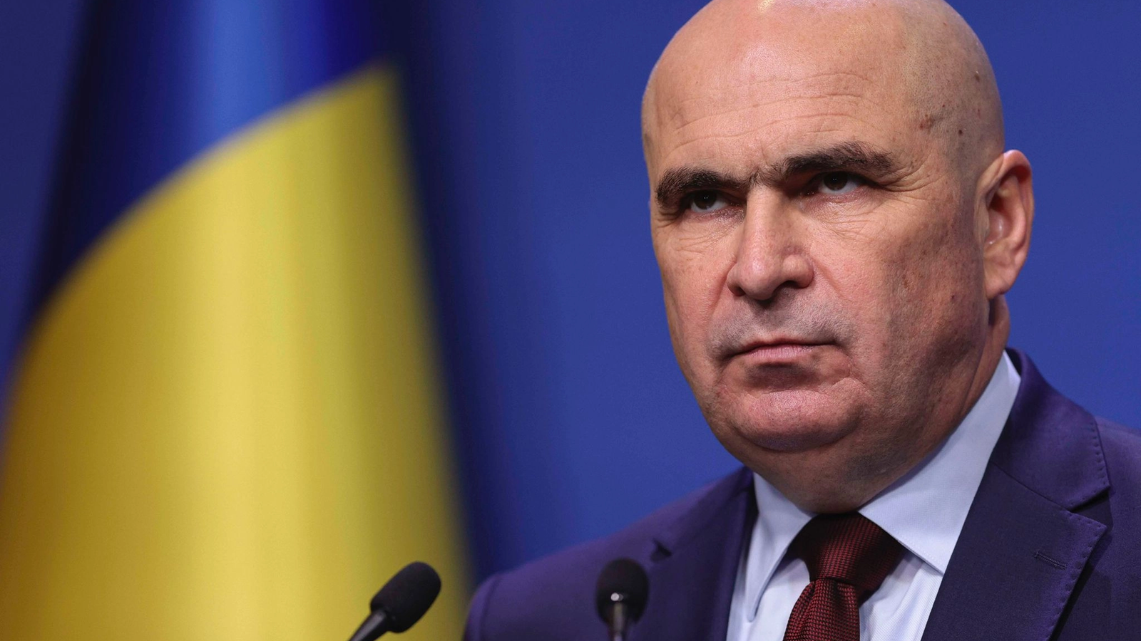 bolojan ii indica pe social democrati drept vinovati pentru blocajul legii salarizarii si raspunde criticilor lui nicusor dan