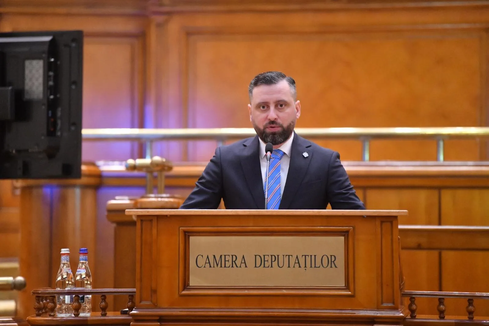 deputatul moiseev avertizeaza ca risca sa si piarda buletinul romanesc din cauza verificarilor