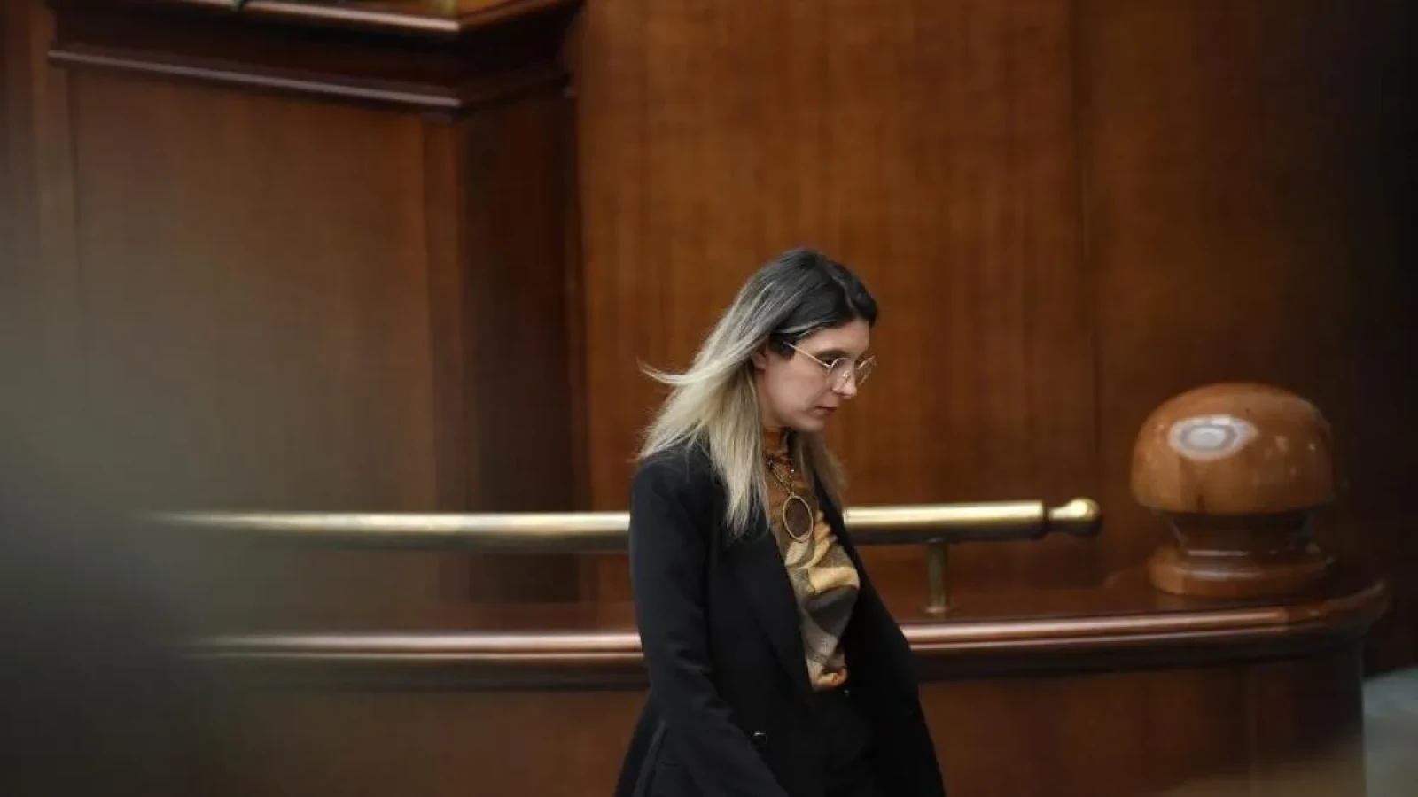 diana buzoianu acuza psd ca vrea sa controleze existenta partidelor prin aep adrian tutuianu decide dizolvarea