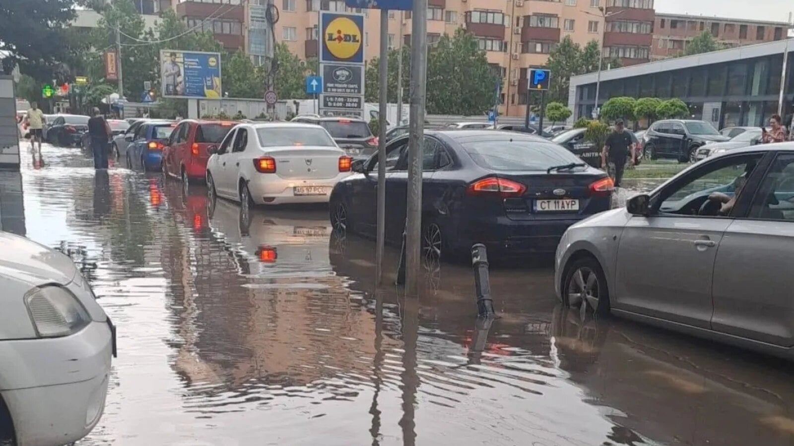 facturi mai mari la apa in bucuresti consiliul general a aprobat noua contributie pentru canalizare