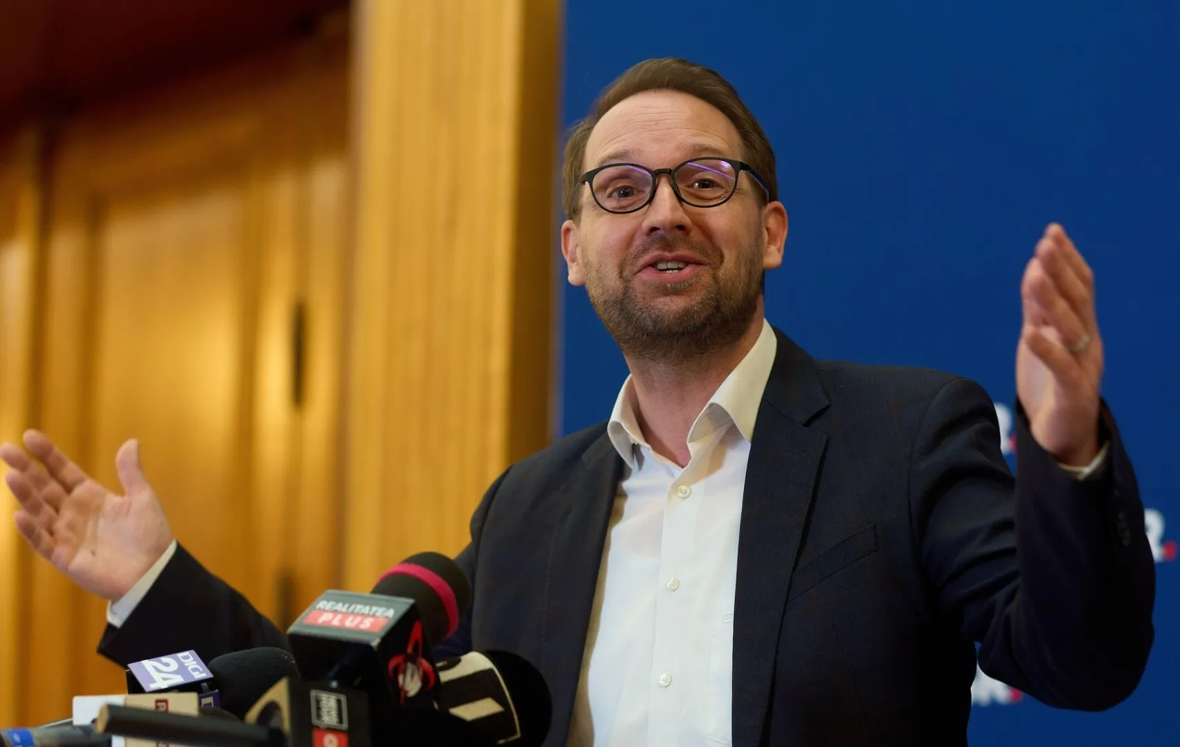 fritz nicusor dan nu va bloca bugetul nu este un santajist
