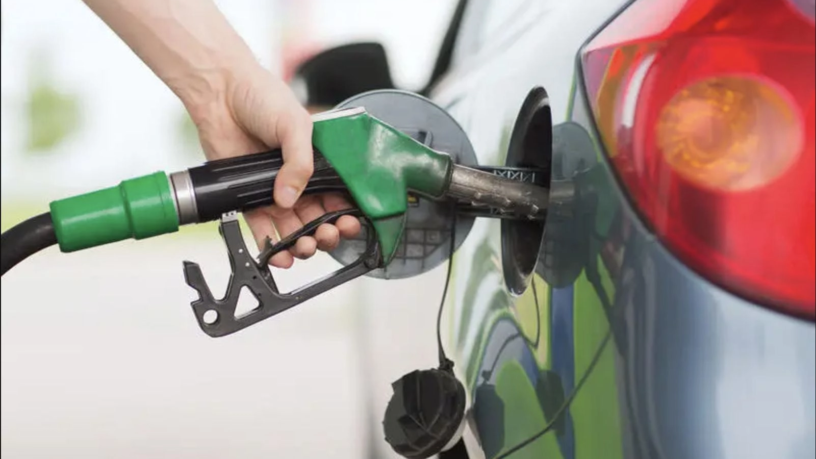 pretul carburantilor a atins cote istorice benzina costa 9 70 lei iar motorina a depasit pragul de 10 lei