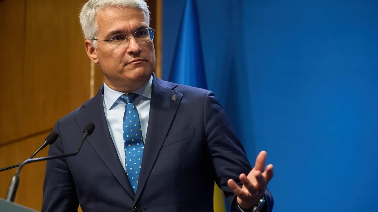 tensiuni la mipe sindicatul ii reproseaza ministrului pislaru ca noua lege salariala adanceste discriminarile