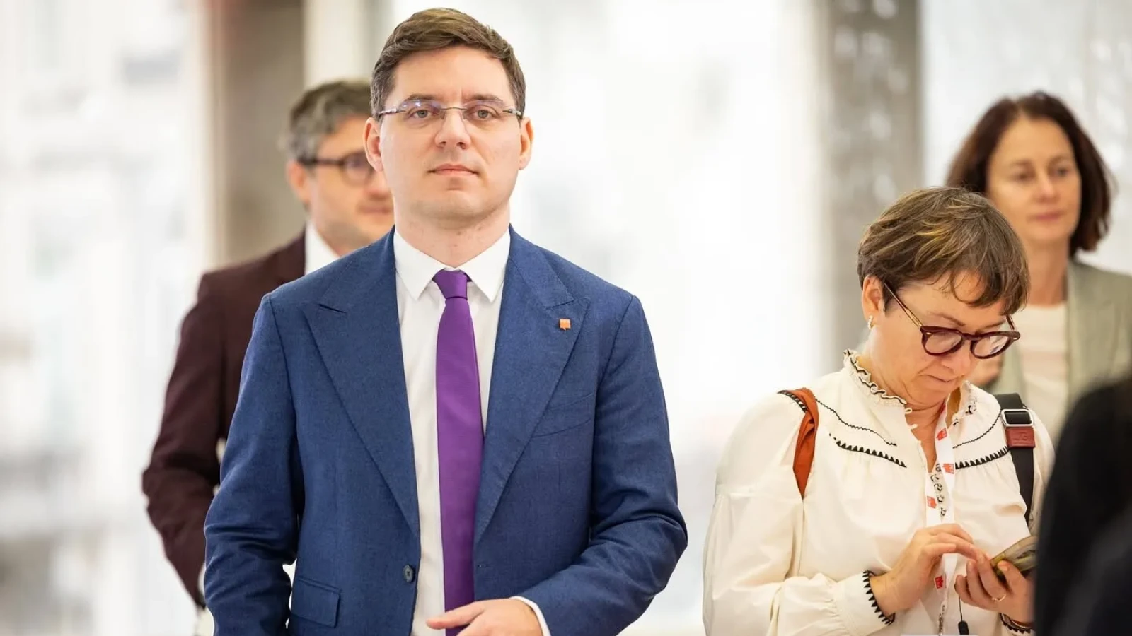 victor negrescu contre attaque virulenta la ilie bolojan aproximativ 770 de milioane de euro din pnrr sunt in joc